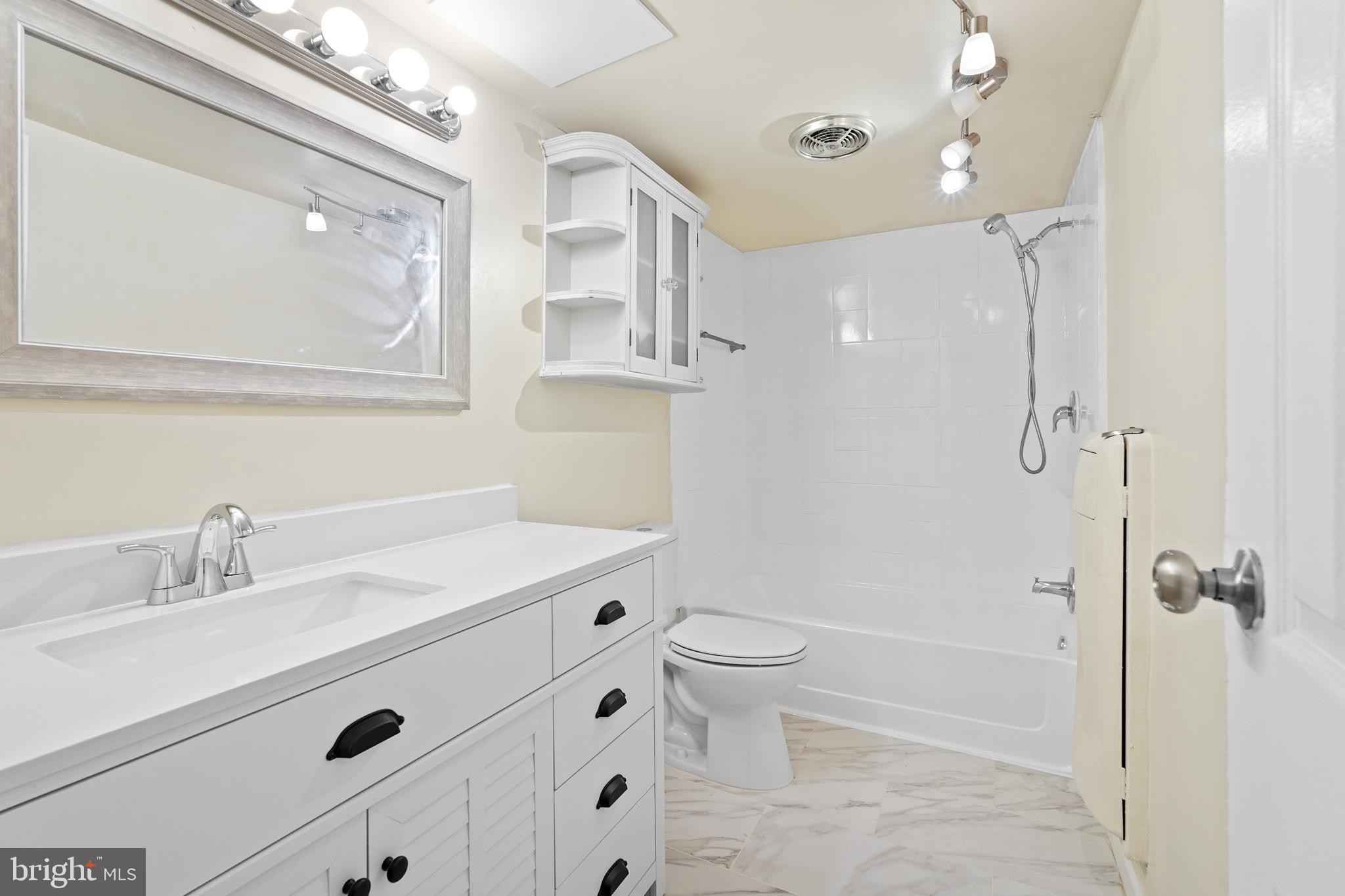 8647 Greenbelt Road, Unit T2 Greenbelt, MD 20770 - Photo 30 of 32 Bathroom