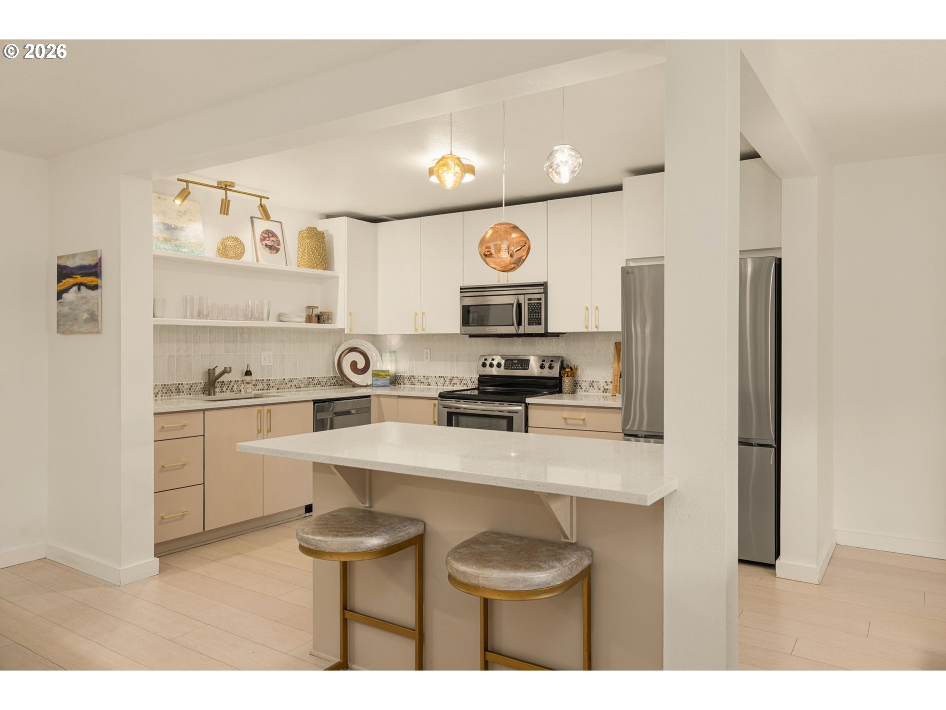 200 Southwest Burnham Road, Unit 402 Lake Oswego, OR 97034 - Photo 9 of 33