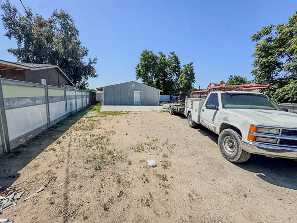 $199,990 | 1601 El Dorado Avenue, Modesto, CA 95358