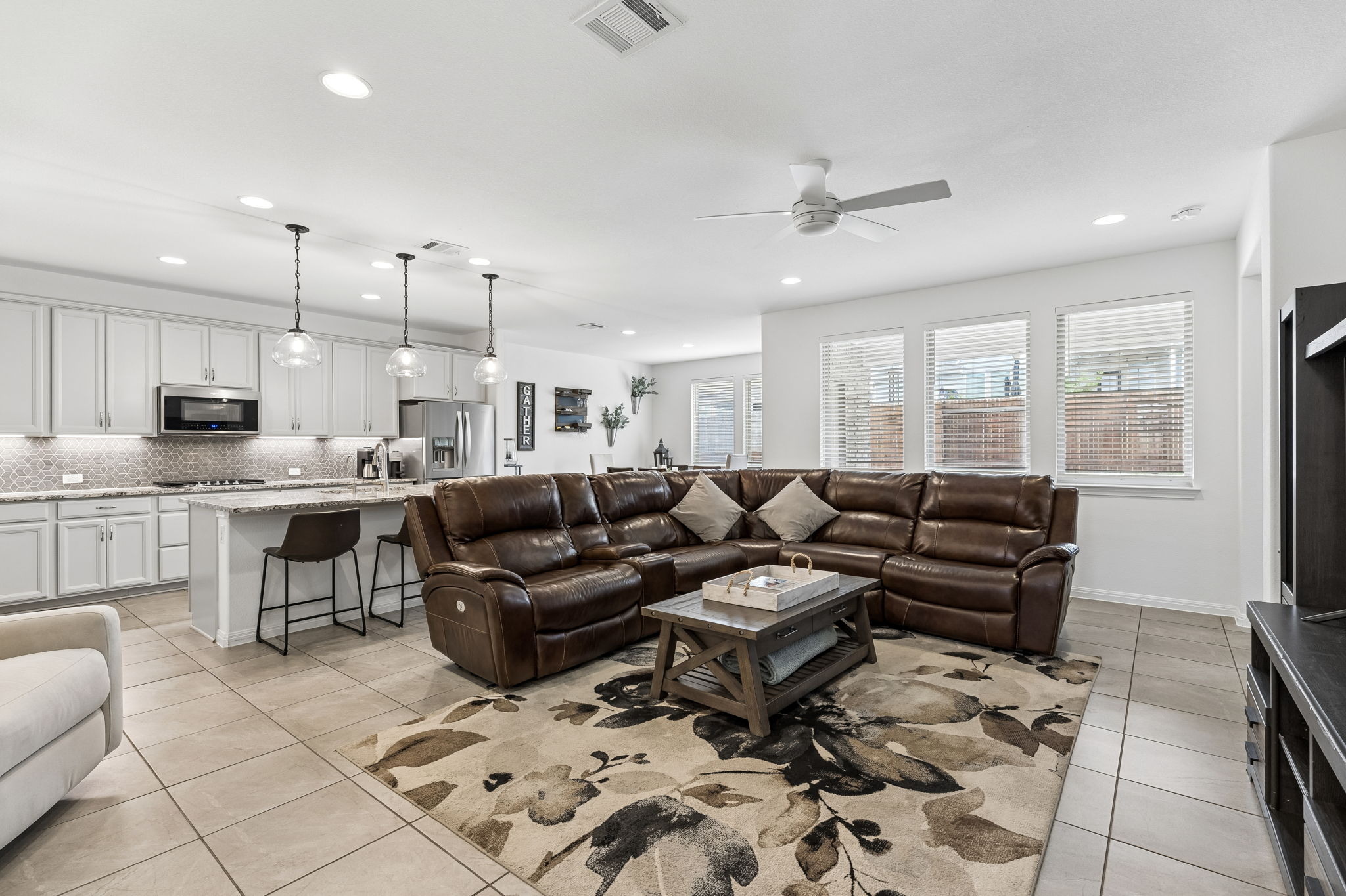 425 Windom Way Georgetown, TX 78626 - Photo 3 of 38