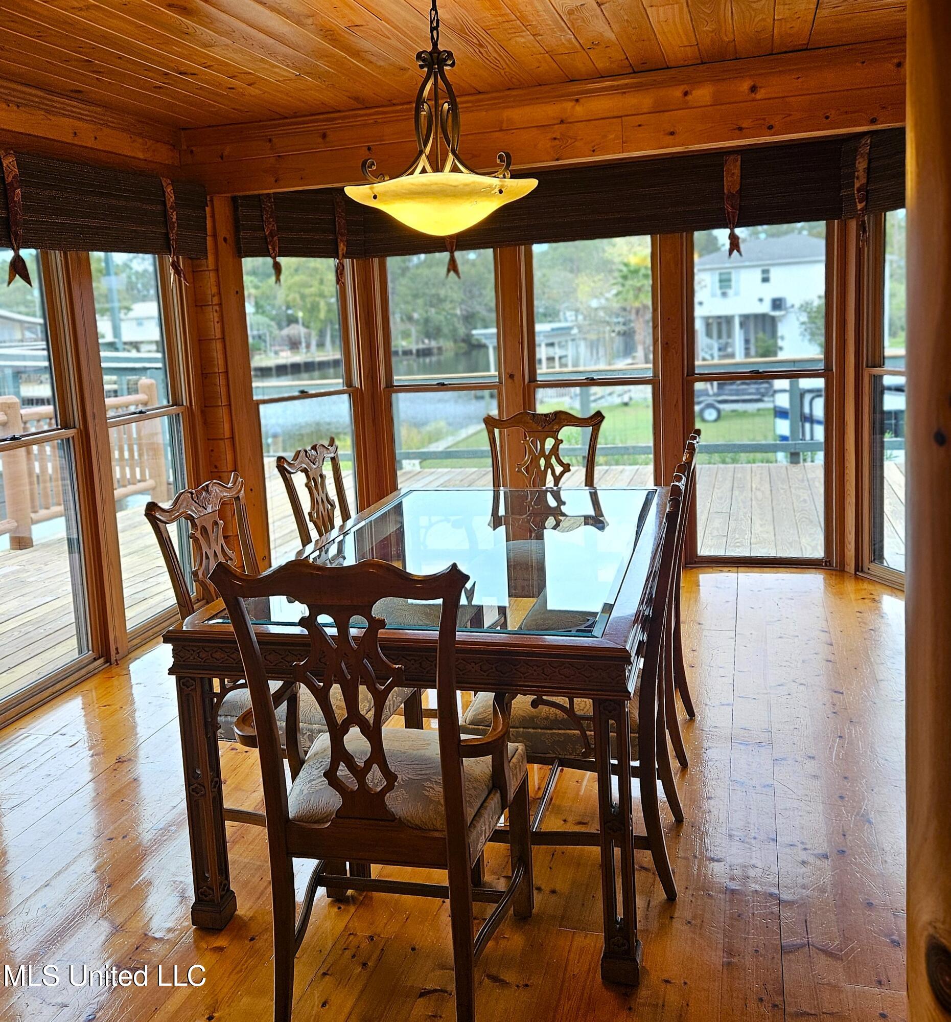 15127 Chickasaw Road Kiln, MS 39556 - Photo 13 of 44 15127 Chickasaw - Dining Area 2