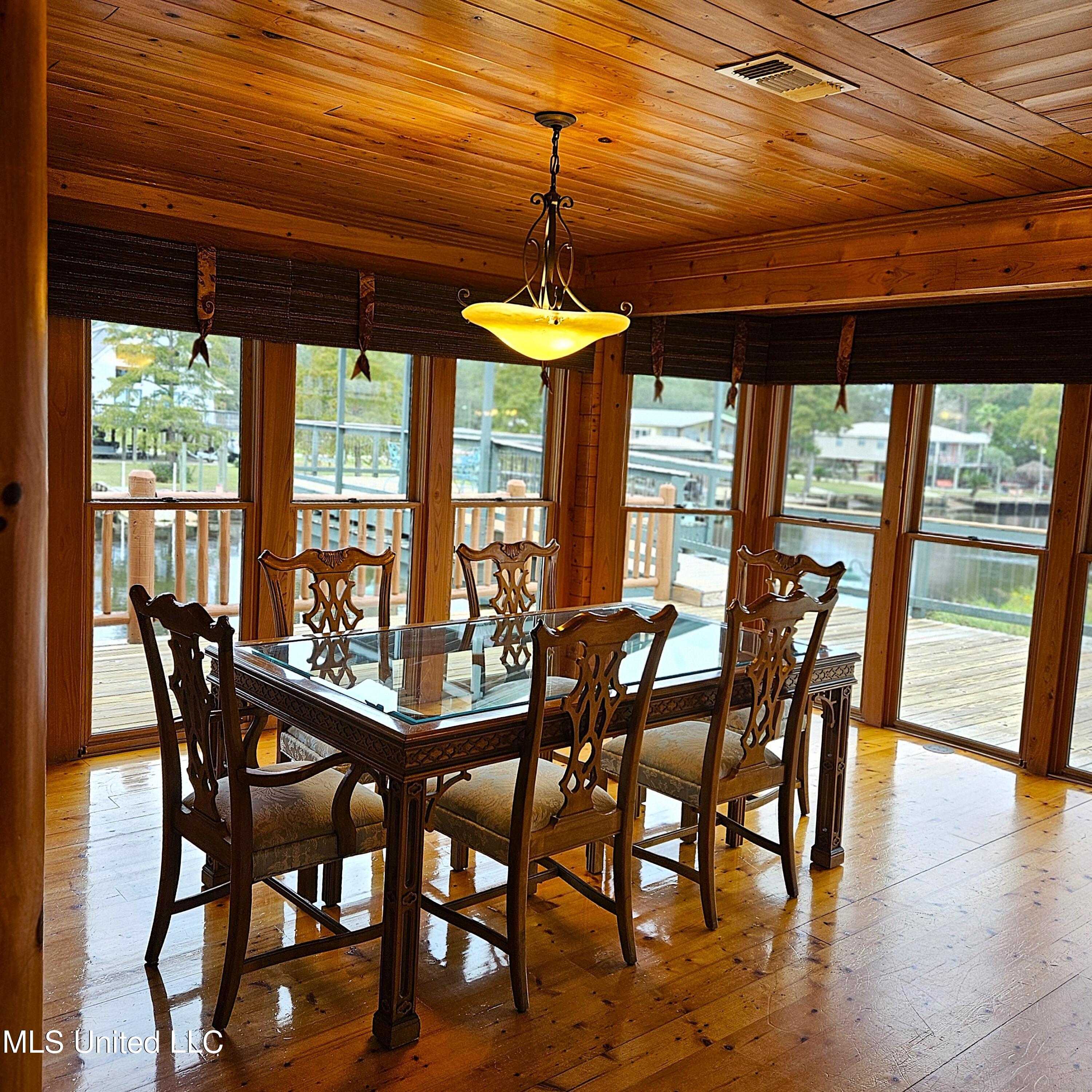 15127 Chickasaw Road Kiln, MS 39556 - Photo 14 of 44 15127 Chickasaw - Dining Area