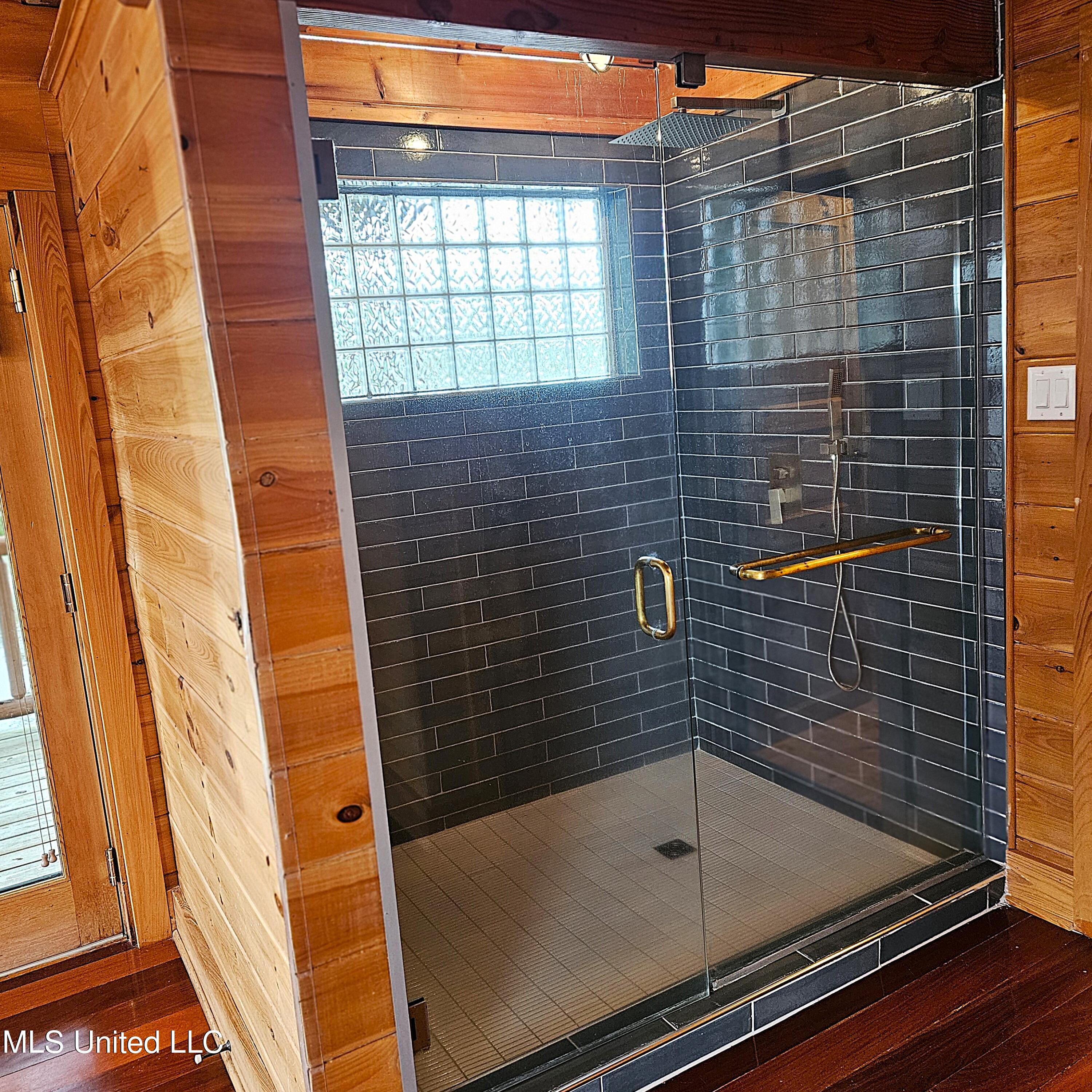 15127 Chickasaw Road Kiln, MS 39556 - Photo 24 of 44 15127 Chickasaw - Master Shower