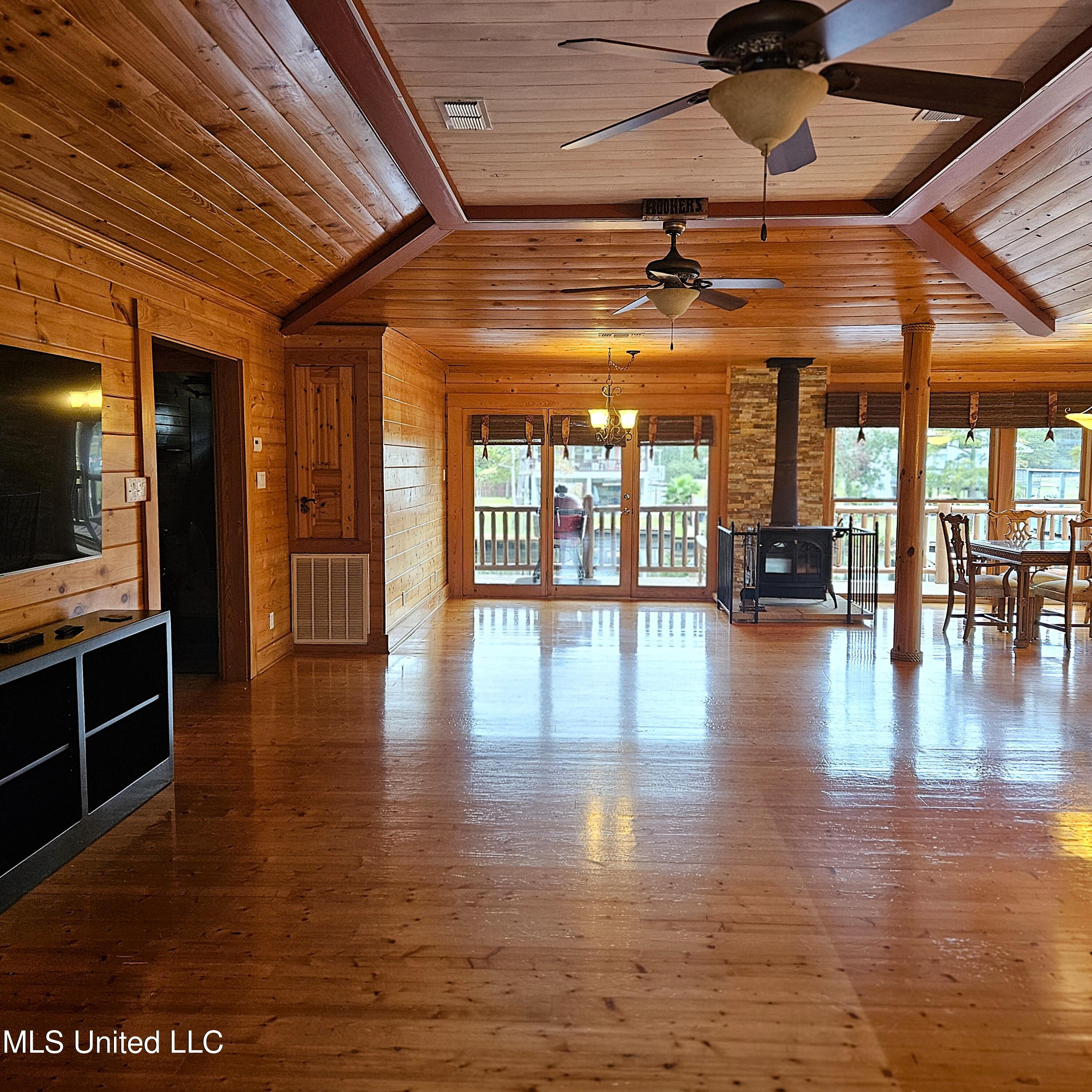 15127 Chickasaw Road Kiln, MS 39556 - Photo 6 of 44 15127 Chickasaw - Living Room 3