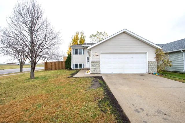 $259,000 | 3500 39th Street South, Moorhead, MN 56560