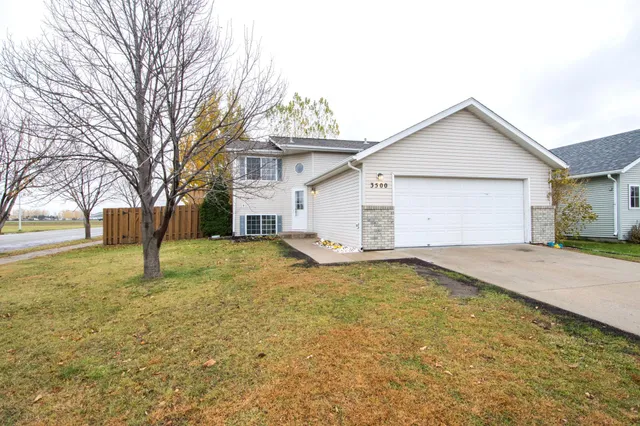$259,000 | 3500 39th Street South, Moorhead, MN 56560