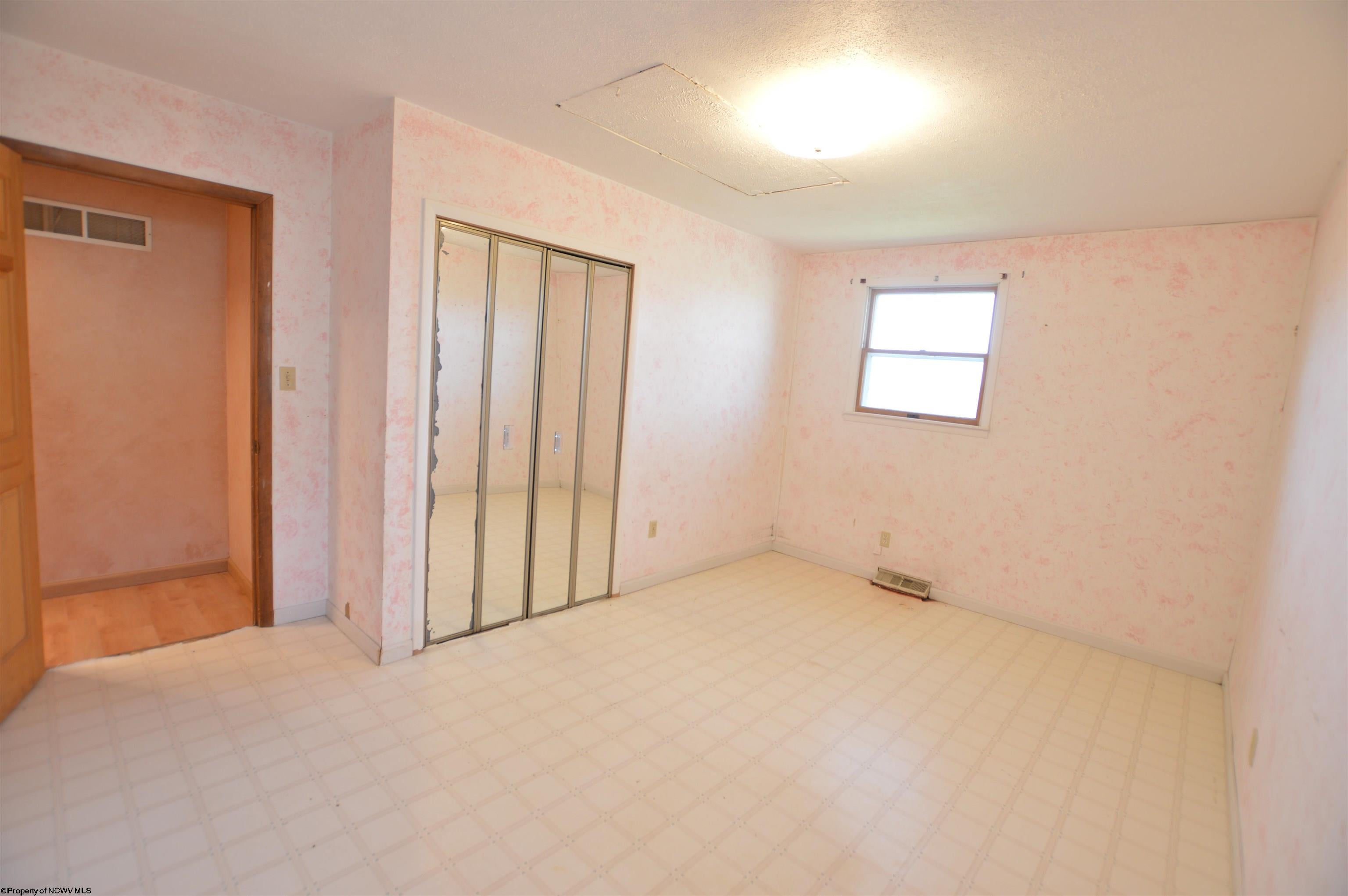 228 Clark Road Morgantown, WV 26508 - Photo 11 of 28 Gallery Image 11