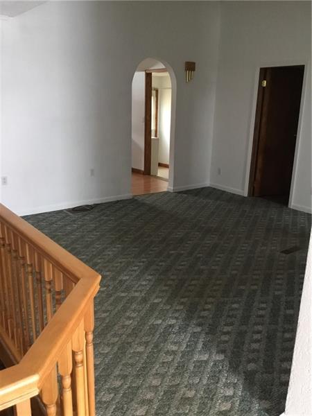 335 Craigsville Road Worthington, PA 16262 - Photo 6 of 25 Living room.