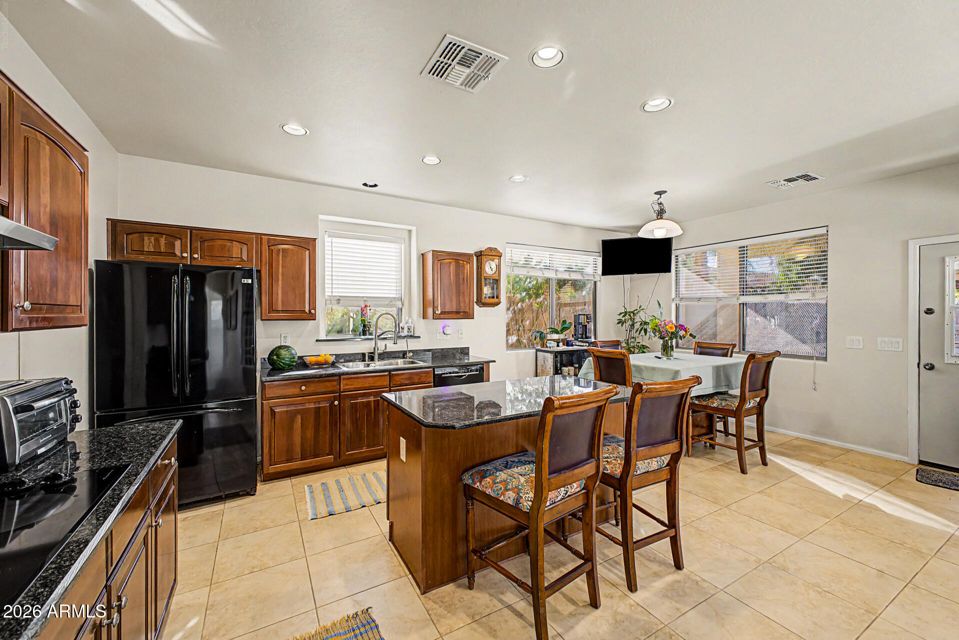946 West Gascon Road San Tan Valley, AZ 85143 - Photo 5 of 41 Kitchen