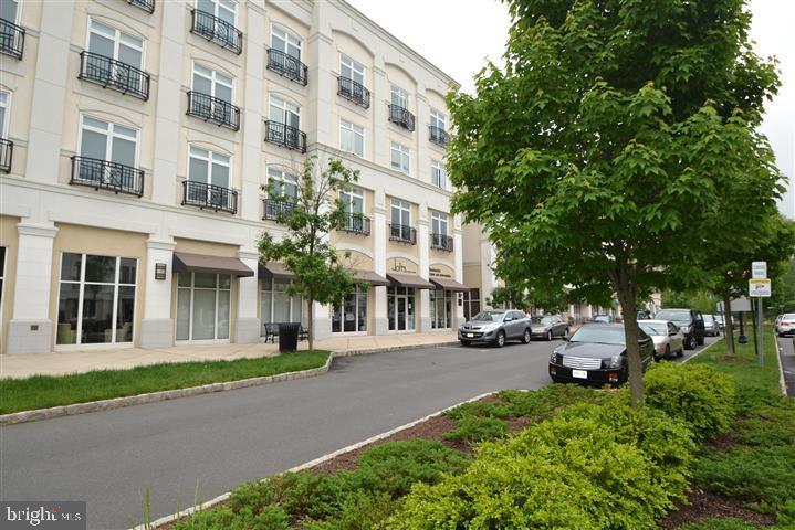 2 North Commerce Square, Unit 302 Robbinsville, NJ 08691 - Photo 2 of 15