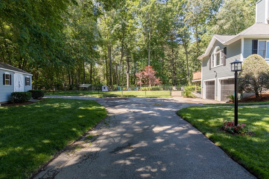 24 Hammond Farm Road Haverhill, MA 01832 - Photo 4 of 38 Gallery Image 4