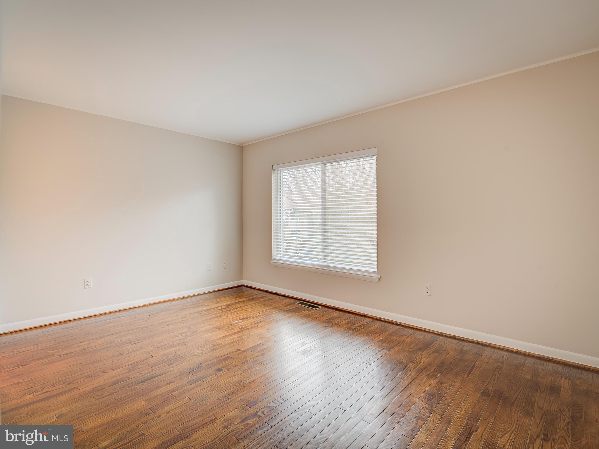 2058 Golf Course Drive Reston, VA 20191 - Photo 30 of 59