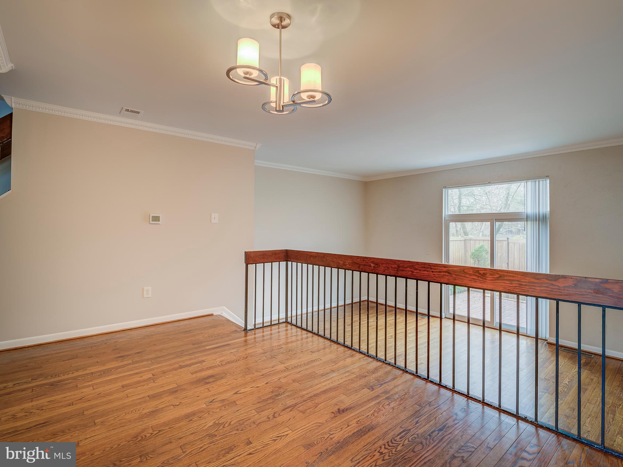 2058 Golf Course Drive Reston, VA 20191 - Photo 5 of 59