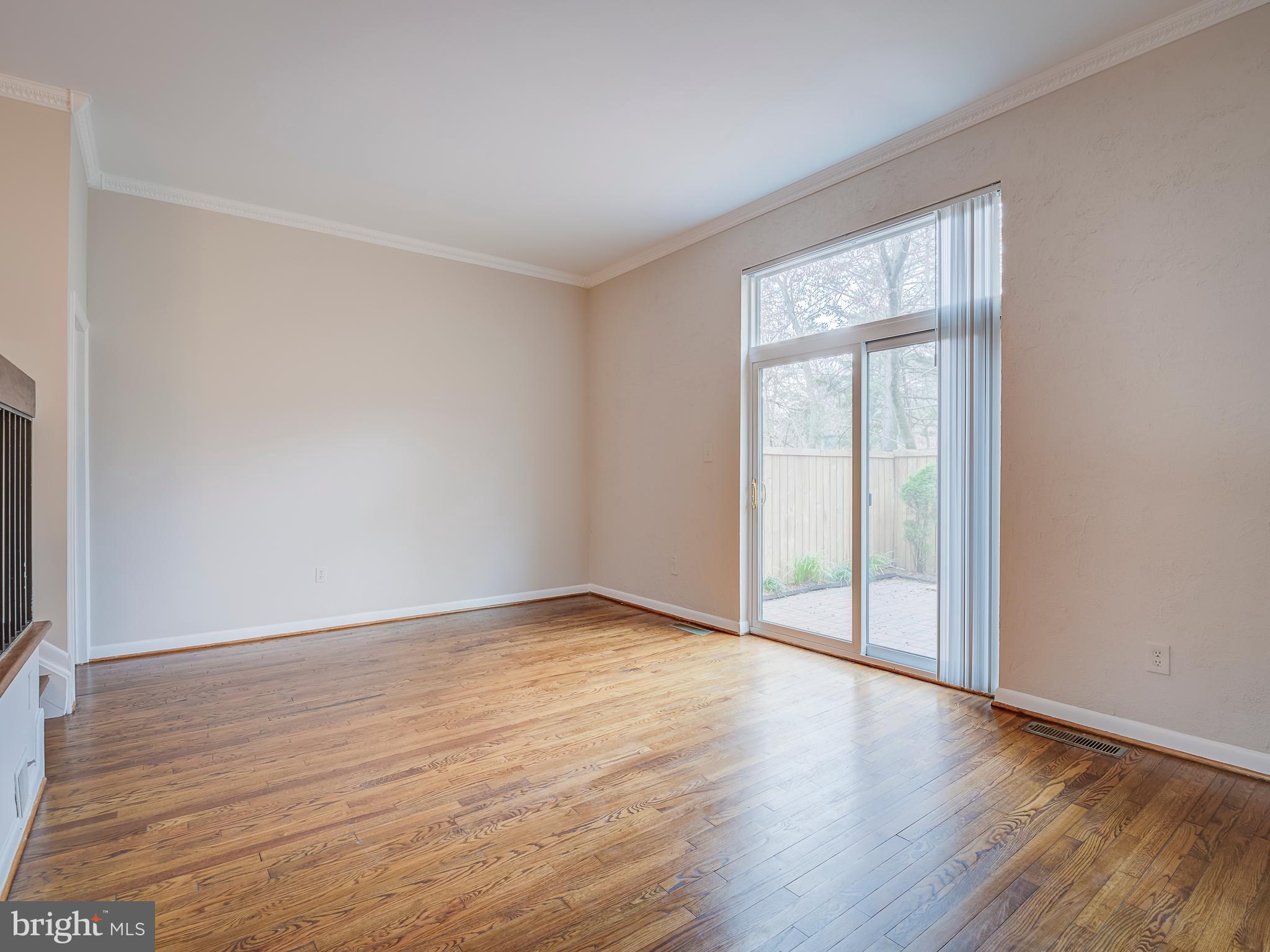 2058 Golf Course Drive Reston, VA 20191 - Photo 9 of 59