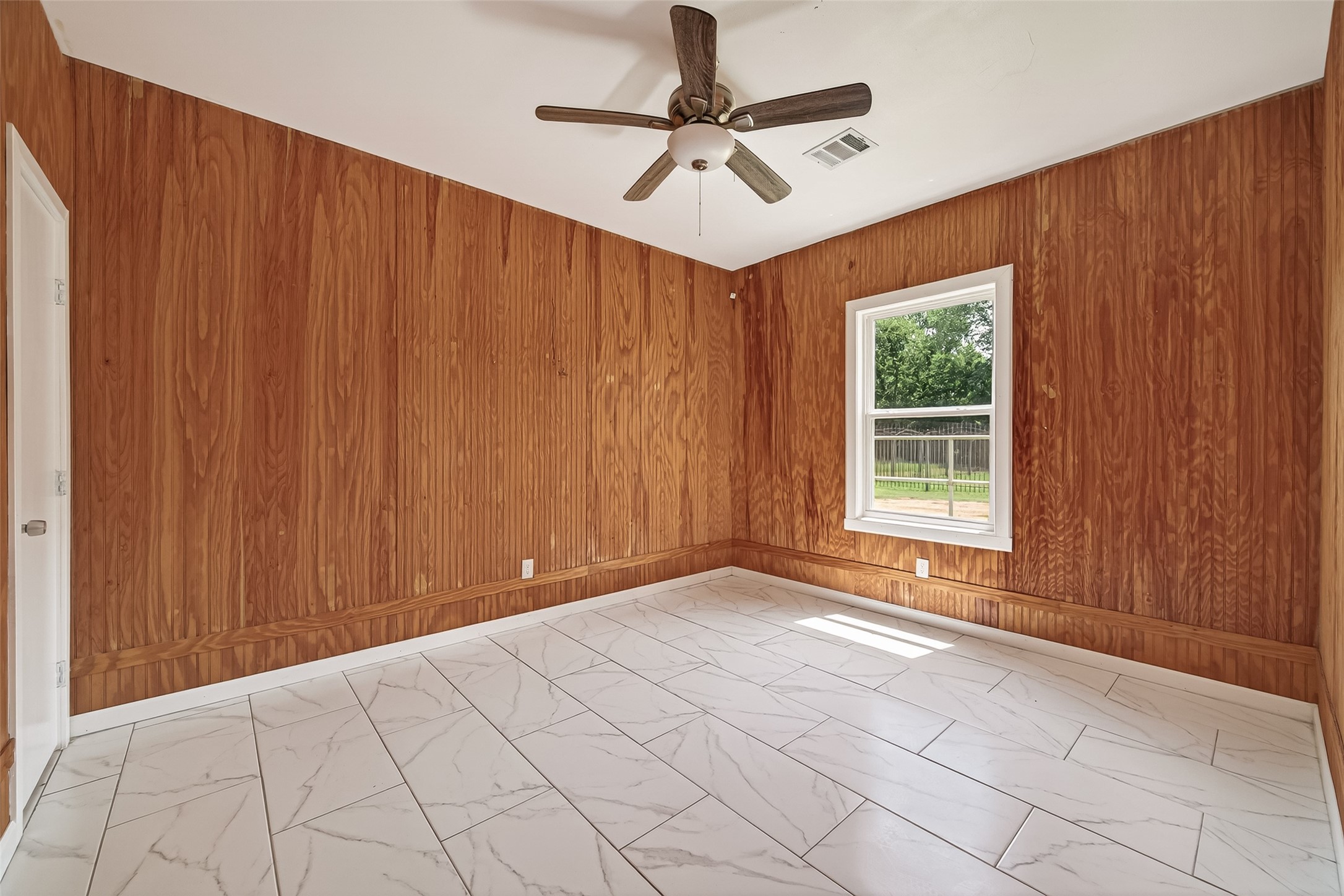 5220 Simsbrook Drive Houston, TX 77045 - Photo 6 of 7 Bedroom #1