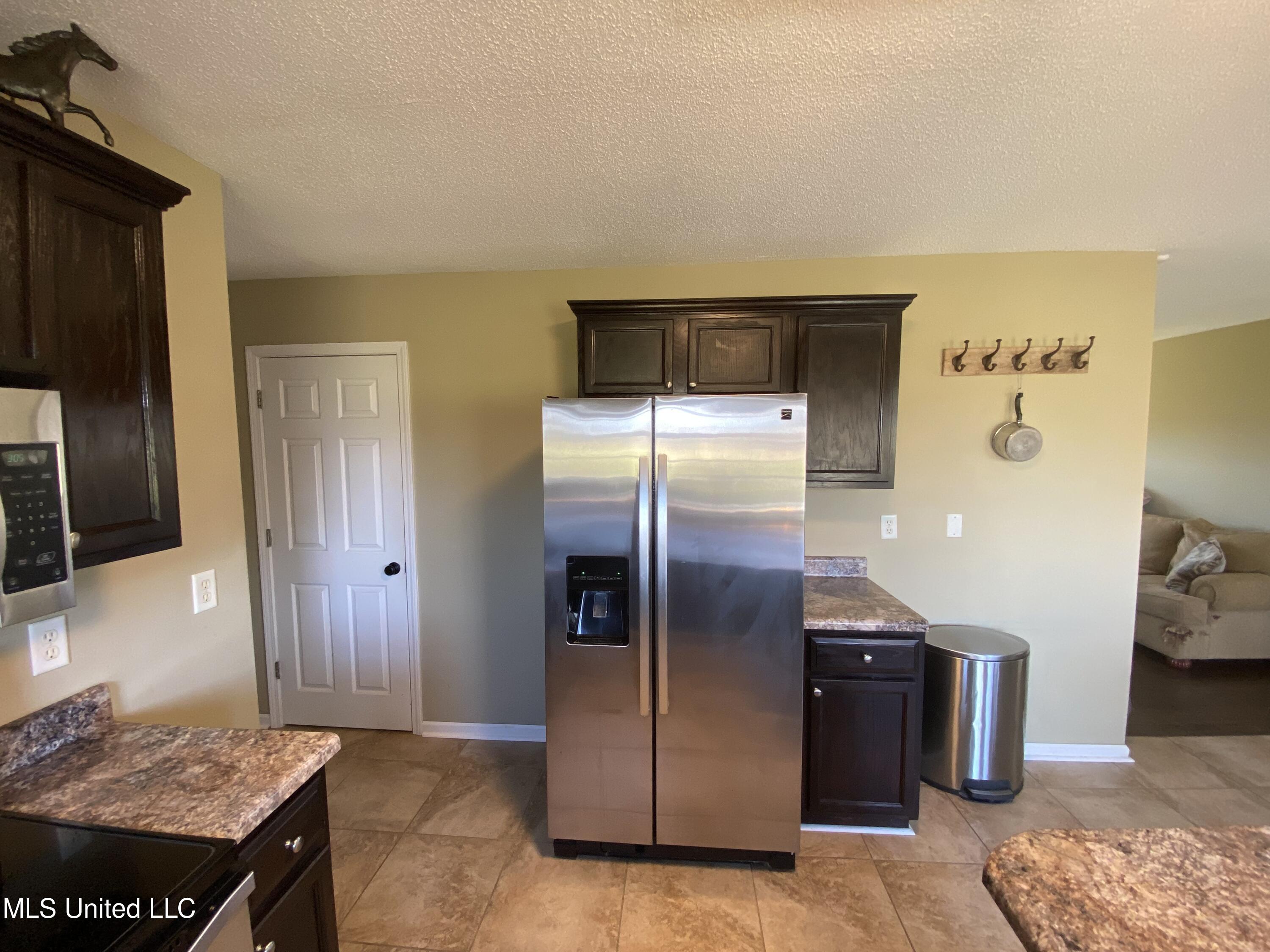 4596 Holly Springs Road Hernando, MS 38632 - Photo 10 of 27 IMG_5761
