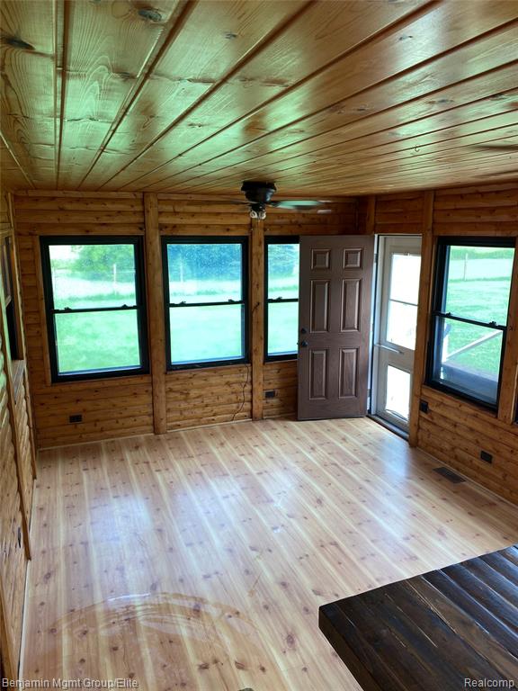 6827 Lapeer Road Smiths Creek, MI 48074 - Photo 13 of 16