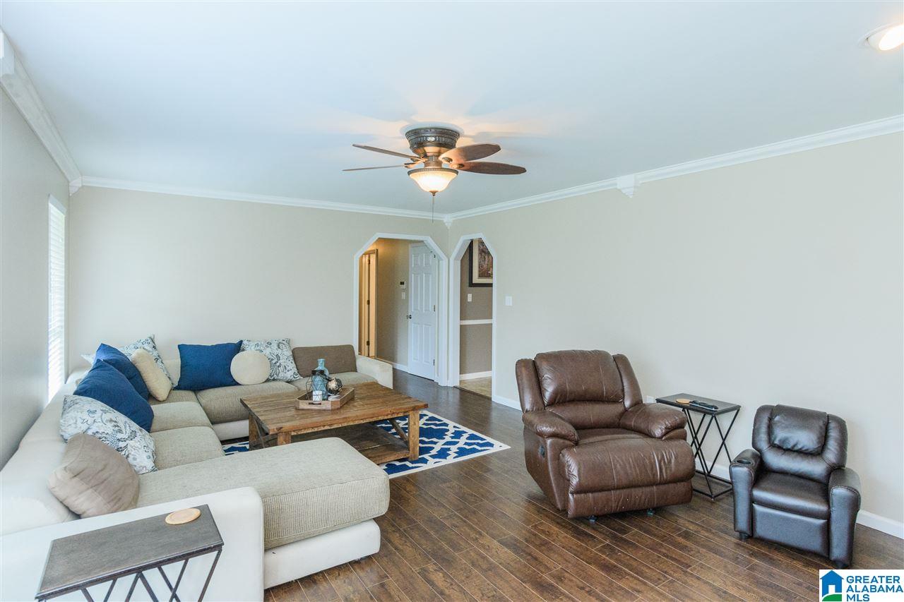 137 Twin Lakes Road Trussville, AL 35173 - Photo 4 of 35