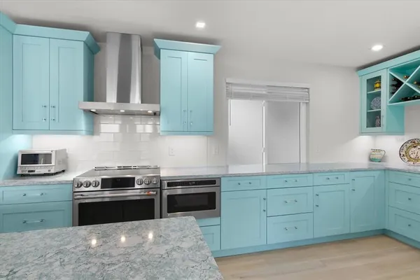 $1,175,000 | 174 Golden Gate Point, Unit 32, Sarasota, FL 34236