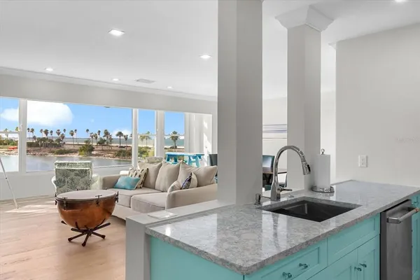 $1,175,000 | 174 Golden Gate Point, Unit 32, Sarasota, FL 34236