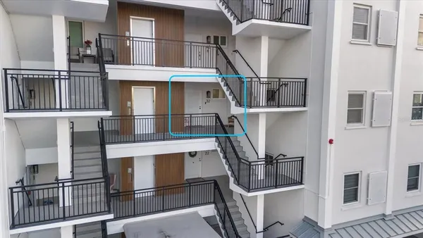 $1,175,000 | 174 Golden Gate Point, Unit 32, Sarasota, FL 34236