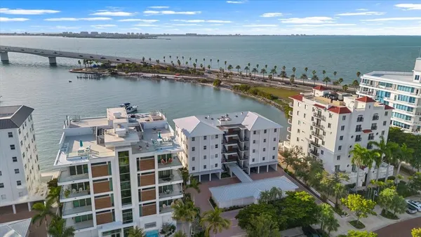 $1,175,000 | 174 Golden Gate Point, Unit 32, Sarasota, FL 34236