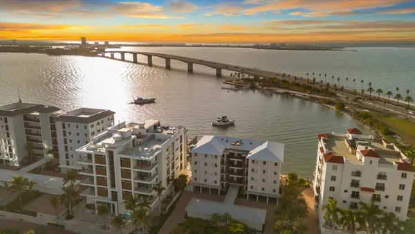 $1,175,000 | 174 Golden Gate Point, Unit 32, Sarasota, FL 34236