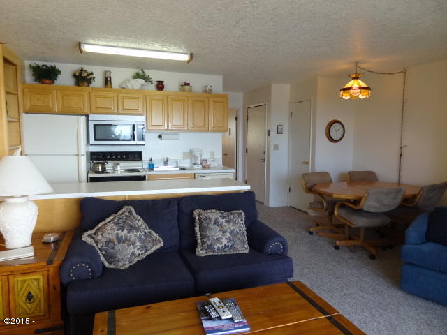 4229 Southwest Us-101 Lincoln City, OR 97367 - Photo 3 of 9 Living room includes furnishings