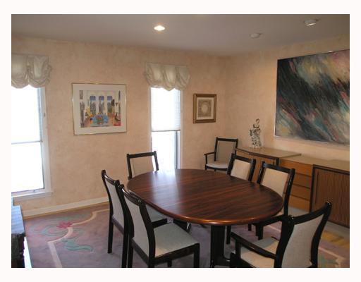 211 Springhouse Lane Pittsburgh, PA 15238 - Photo 3 of 8 Dining Room.