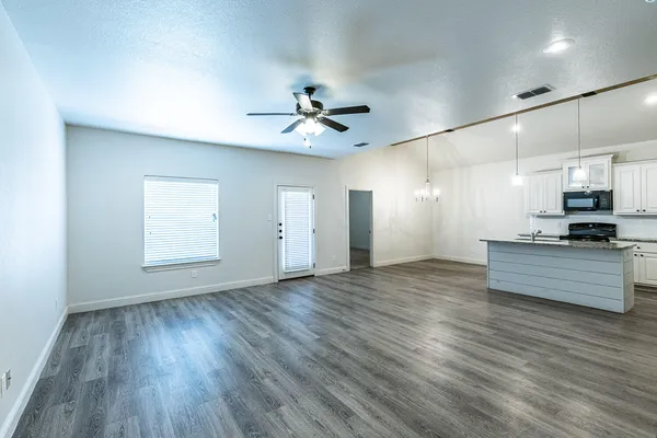 $1,525 | 2005 102nd Street, Unit B, Lubbock, TX 79423