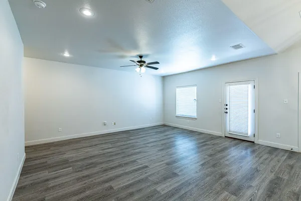$1,525 | 2005 102nd Street, Unit B, Lubbock, TX 79423