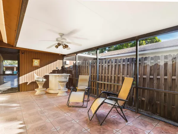 $300,000 | 517 Southeast 27th Terrace, Boynton Beach, FL 33435