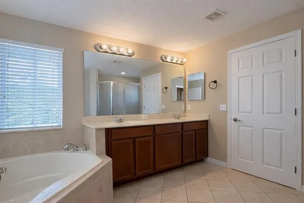 $2,650 | 1136 Crestwood Commons Avenue, Ocoee, FL 34761