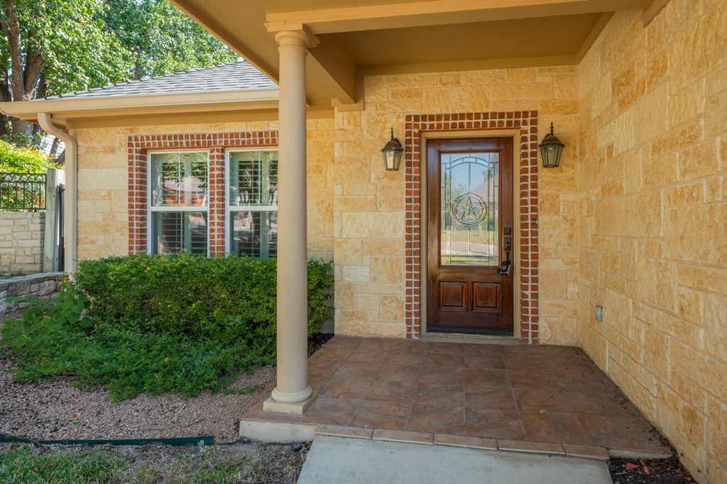 100 St Andrews Loop Kerrville, TX 78028 - Photo 3 of 32