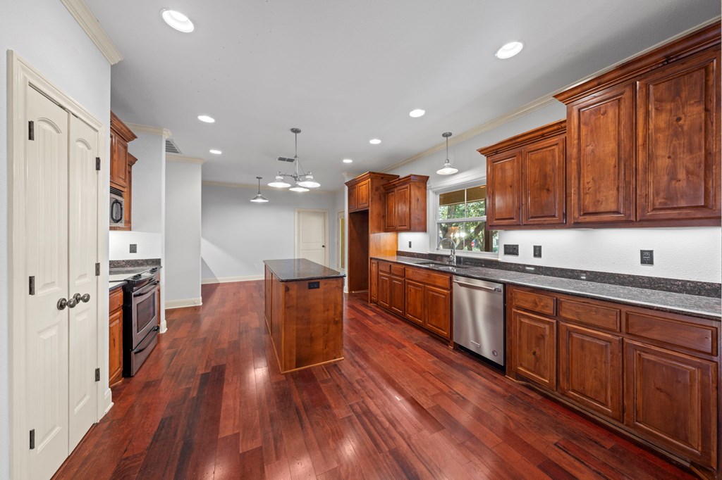 100 St Andrews Loop Kerrville, TX 78028 - Photo 9 of 32