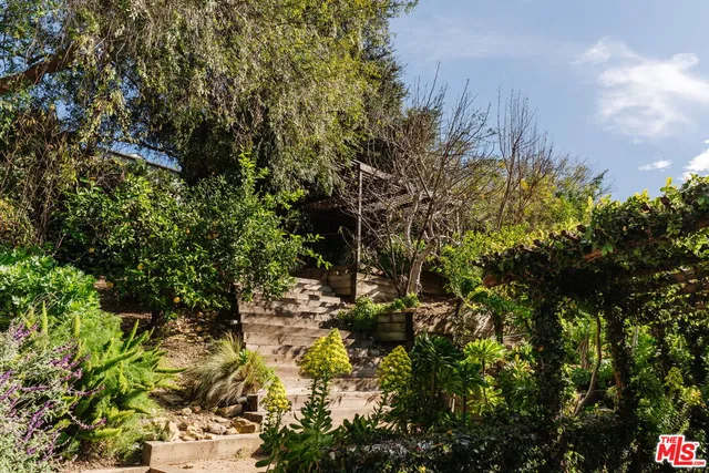 $7,500 | 2042 Sanborn Avenue, Los Angeles, CA 90027