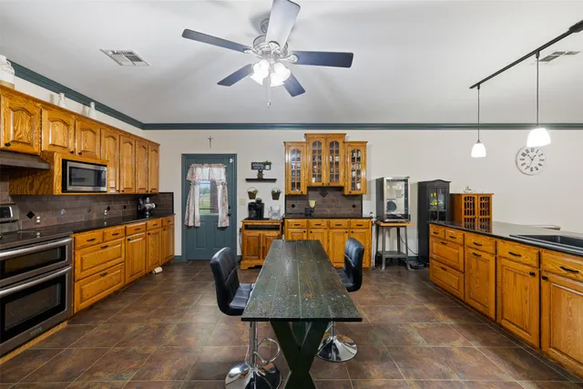 $430,000 | 1176 Private Road 5011, Ledbetter, TX 78946