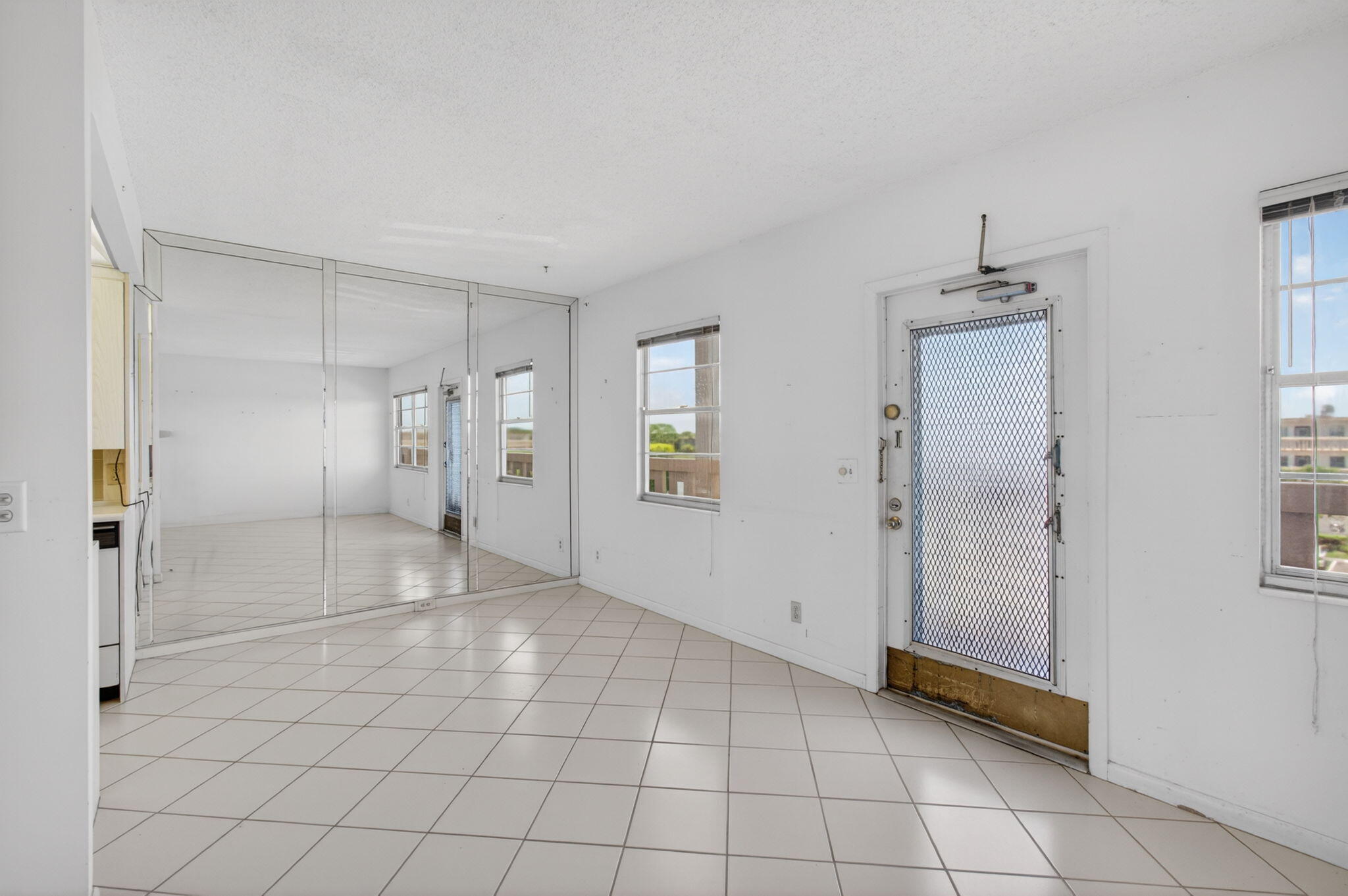 4059 Guildford East Boca Raton, FL 33434 - Photo 15 of 101 17-web-or-mls-DSC_7945