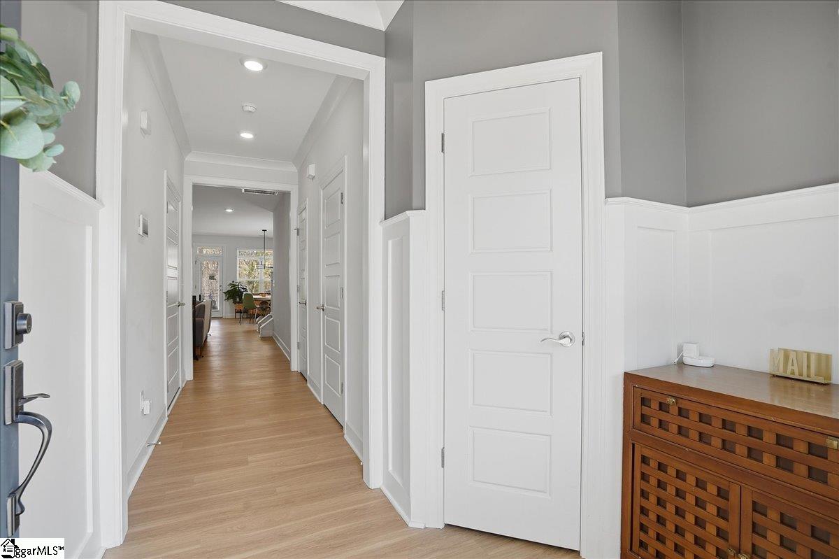 29 Jaycee Court Greenville, SC 29607 - Photo 4 of 31