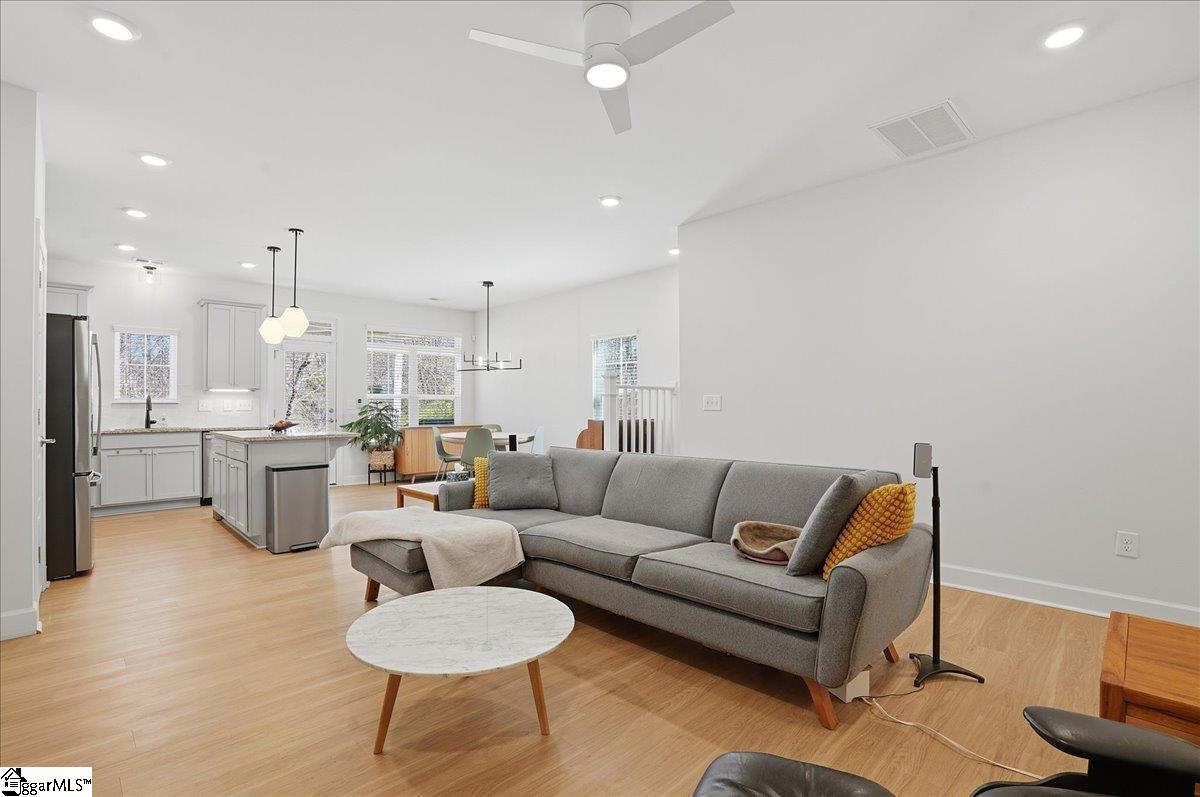 29 Jaycee Court Greenville, SC 29607 - Photo 6 of 31