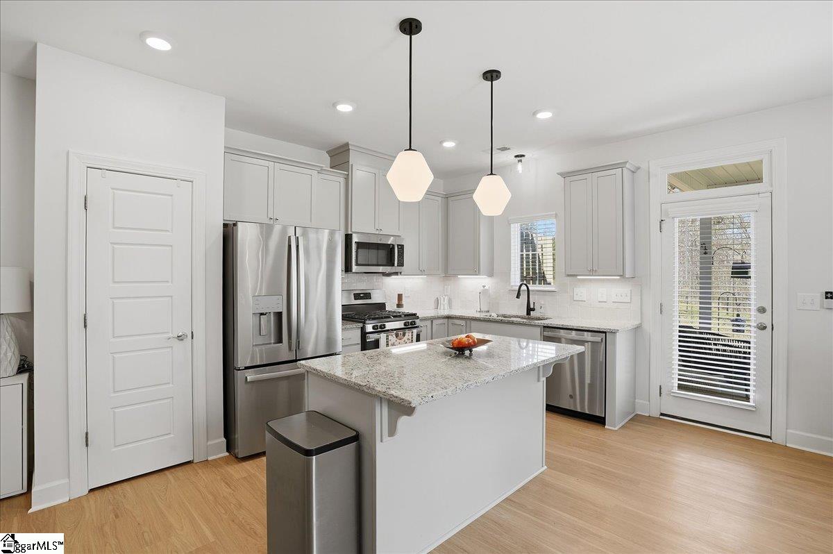 29 Jaycee Court Greenville, SC 29607 - Photo 9 of 31