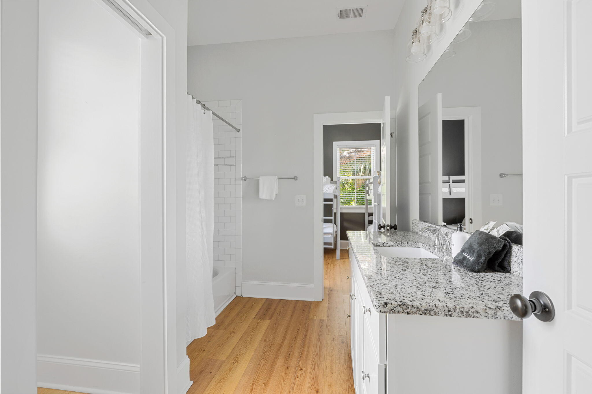 162 Spring Street, Unit E Charleston, SC 29403 - Photo 20 of 26