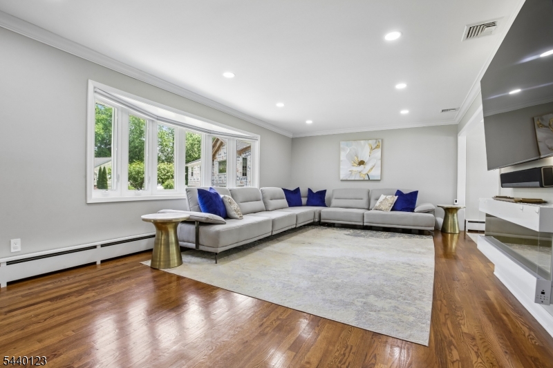 22 Woodhaven Road Parsippany, NJ 07054 - Photo 14 of 49