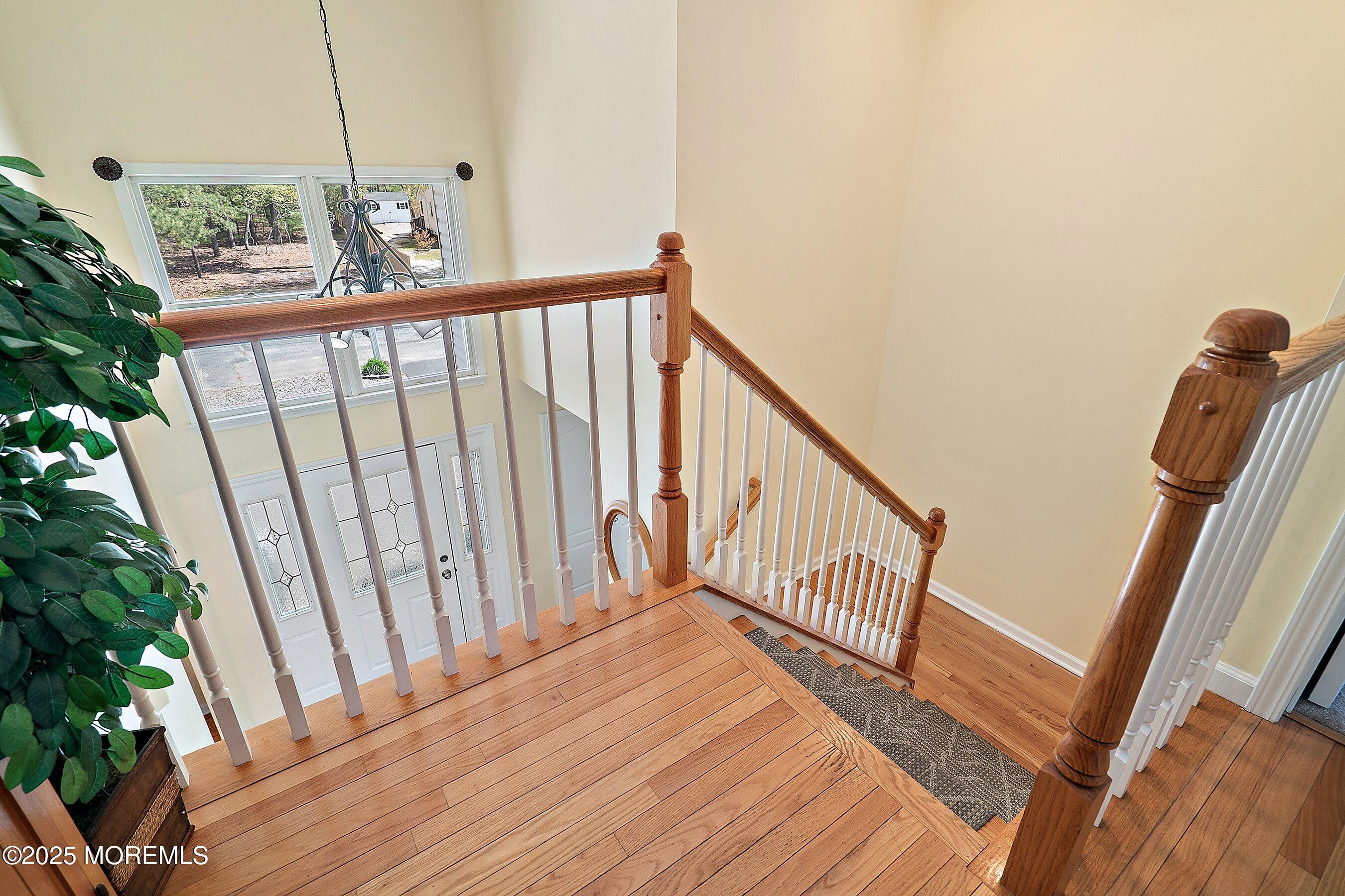 39 Ivy Court Bayville, NJ 08721 - Photo 11 of 33 a view of a balcony