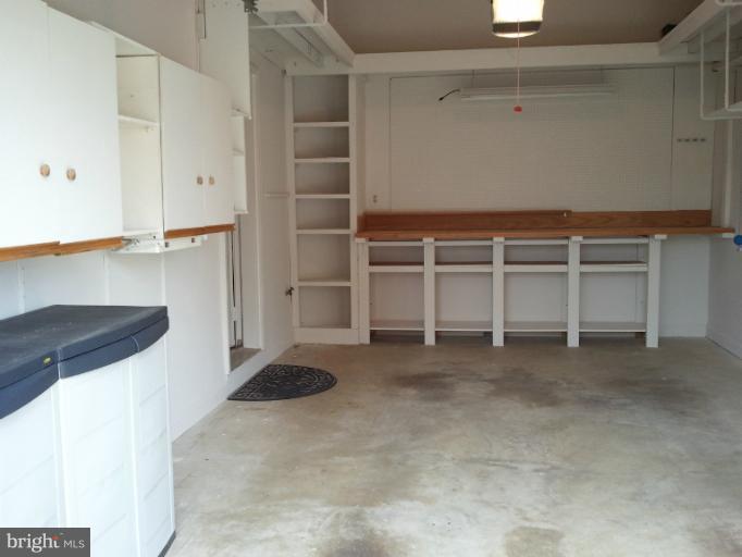6326 Manchester Way Alexandria, VA 22312 - Photo 2 of 30 Interior (General)