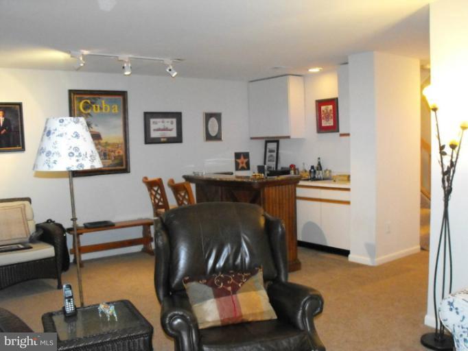 6326 Manchester Way Alexandria, VA 22312 - Photo 15 of 30 Family Room