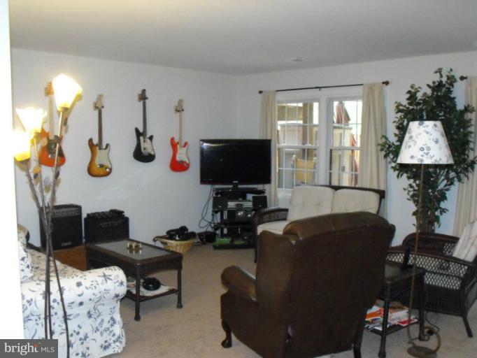 6326 Manchester Way Alexandria, VA 22312 - Photo 26 of 30 Family Room