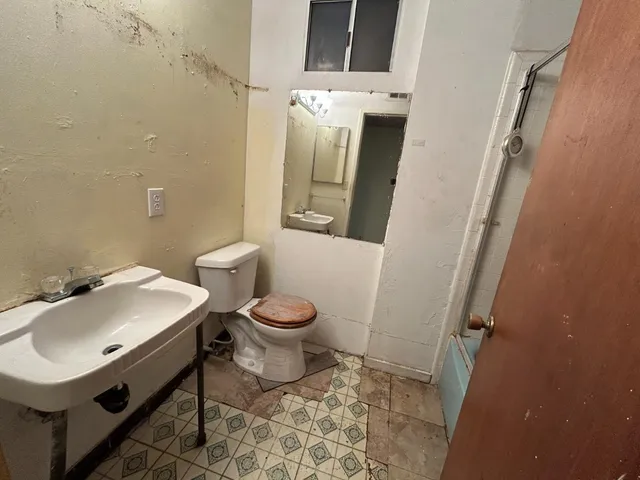 $269,900 | 755 H Street, Parlier, CA 93648