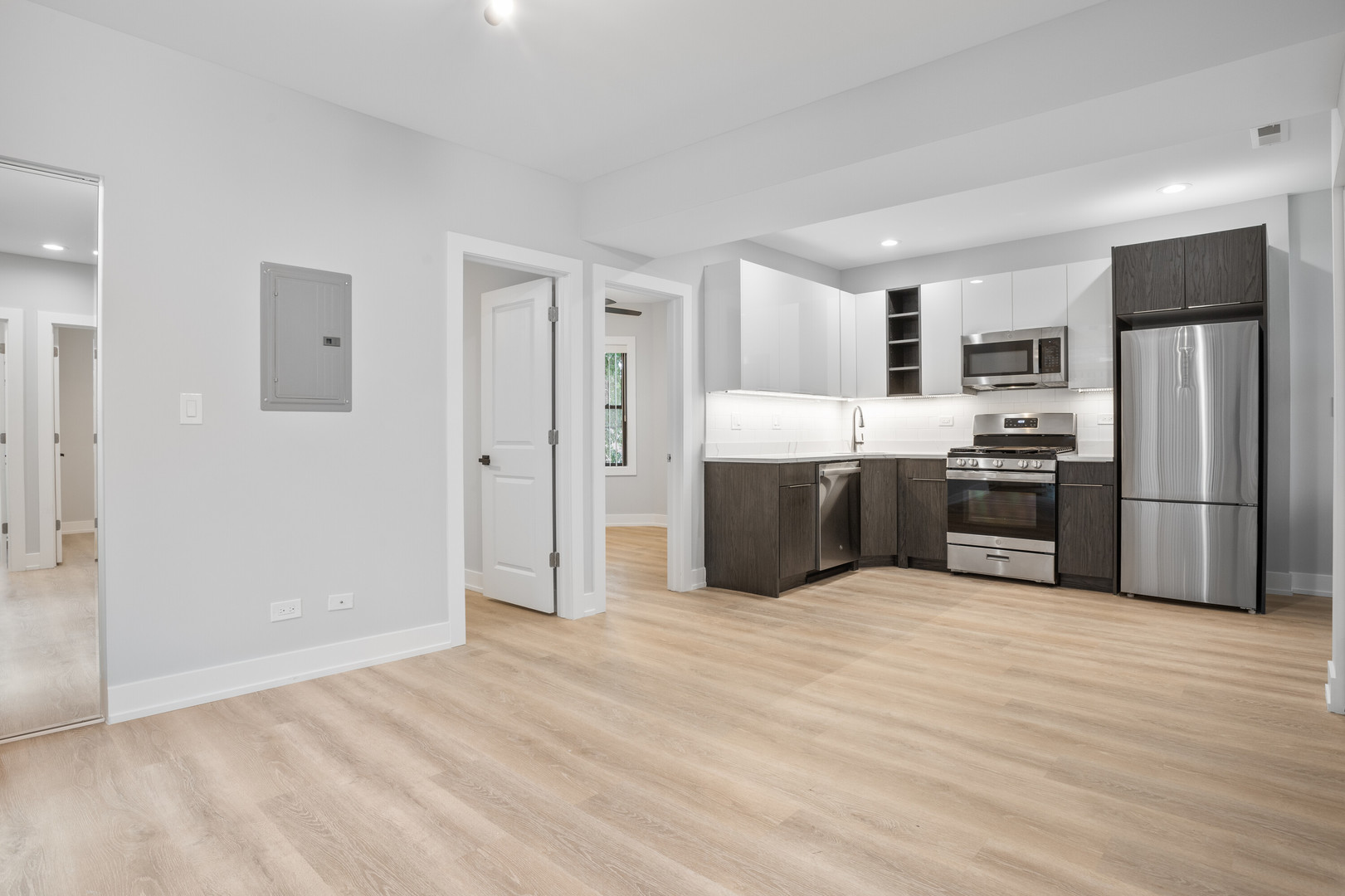 1558.5 West Juneway Terrace, Unit 2T Chicago, IL 60626 - Photo 7 of 21