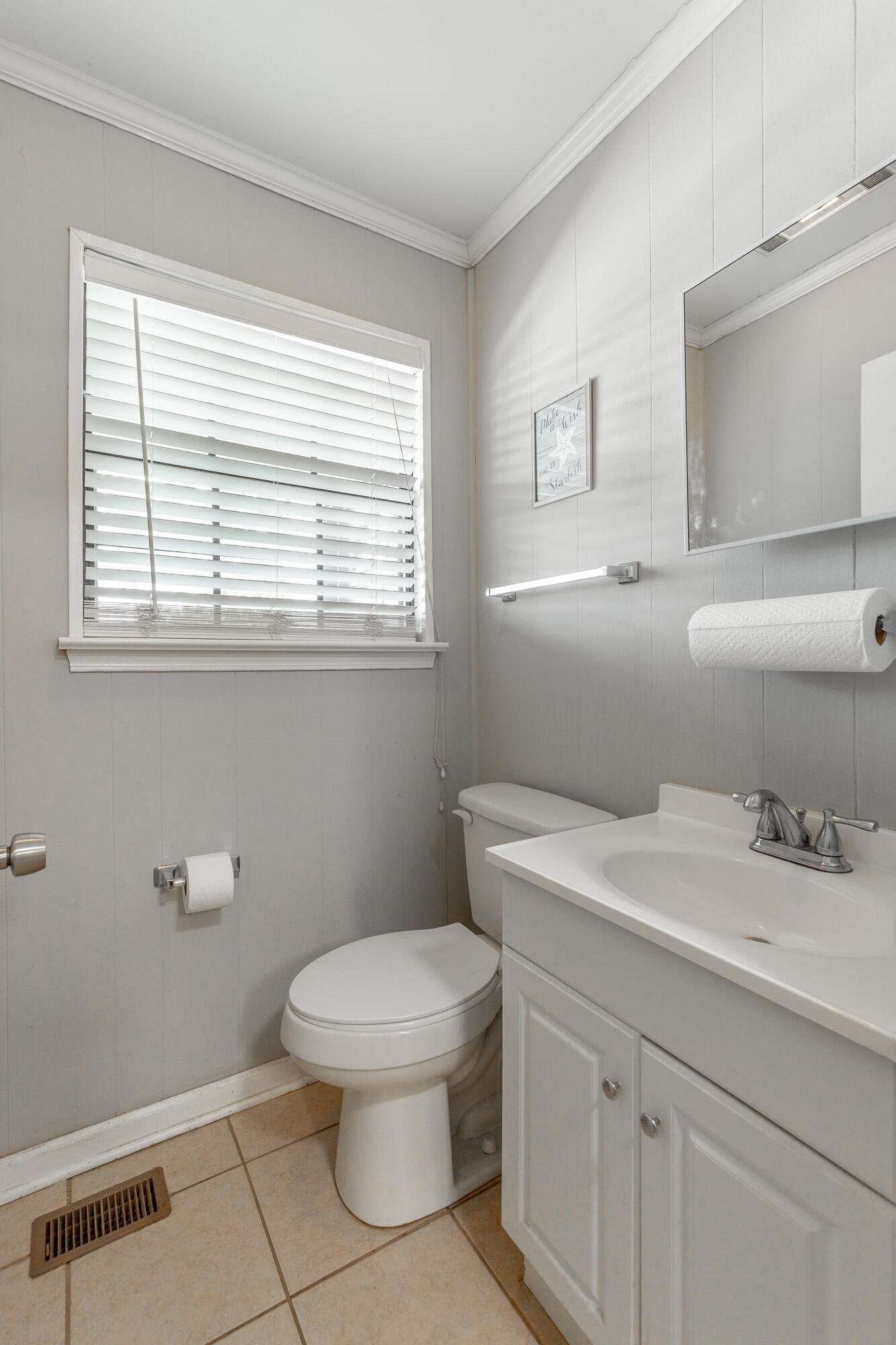 1360 Highland Road Chattanooga, TN 37415 - Photo 14 of 52 Bathroom